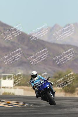 media/Oct-30-2025-Racers Edge (Thu) [[dabbdaf680]]/3-B Group/Session 2 (Turn 14)/